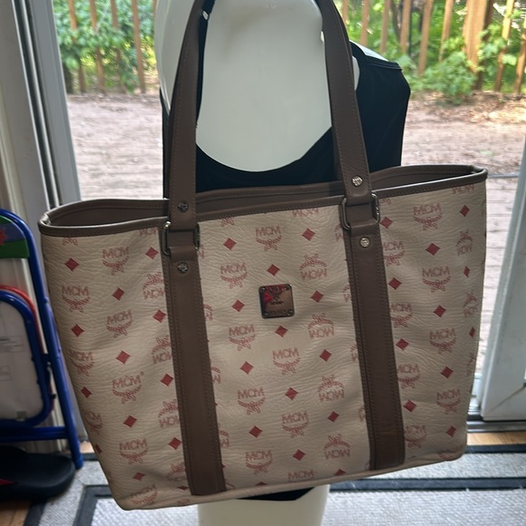 MCM tote - Picture 9 of 15